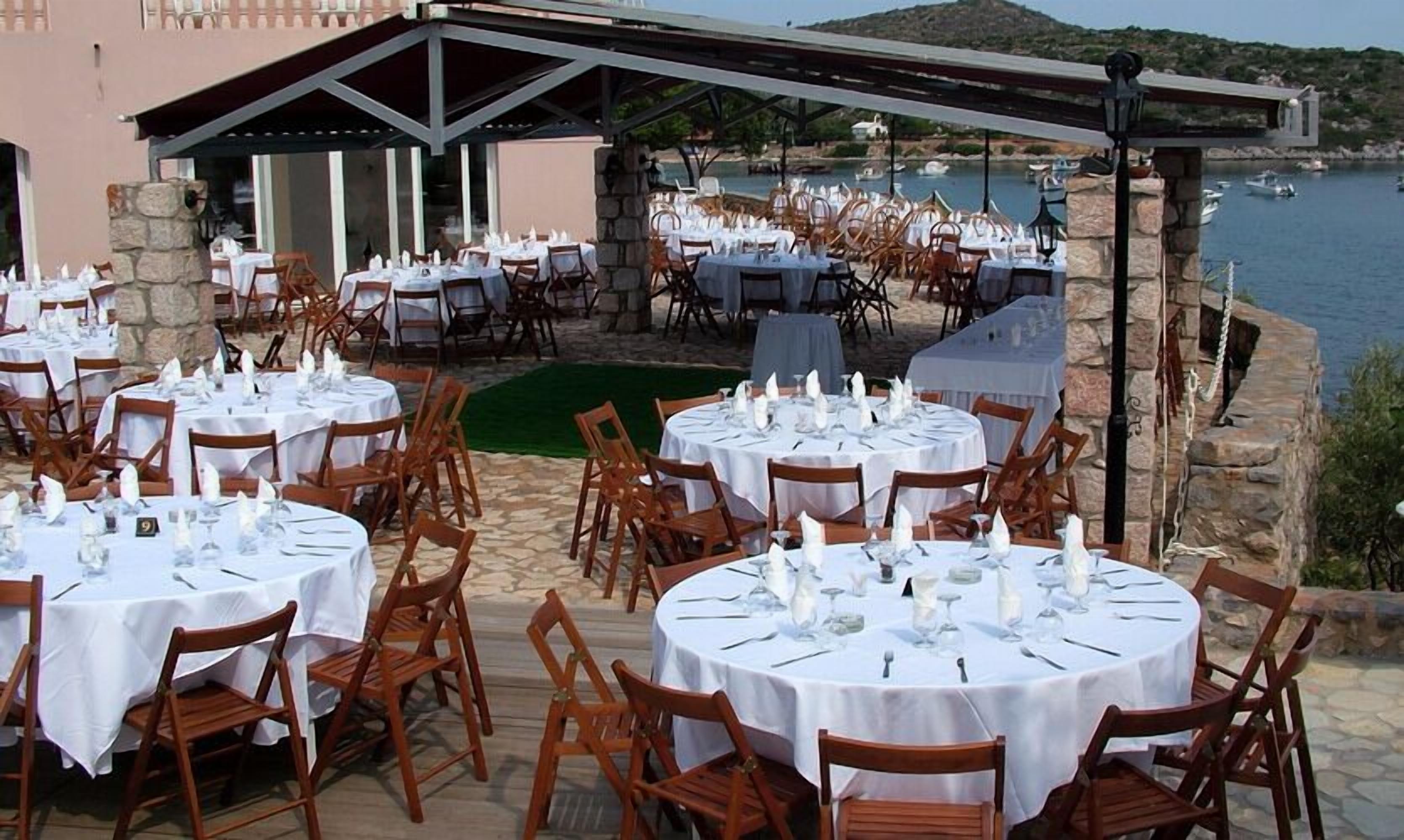 outdoor banquet area