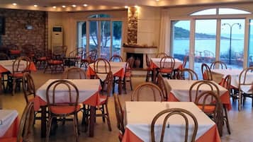 Lunch and dinner served, Mediterranean cuisine