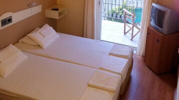 Minibar, free WiFi