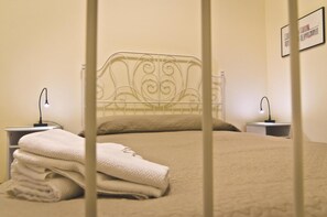 Egyptian cotton sheets, premium bedding, blackout drapes