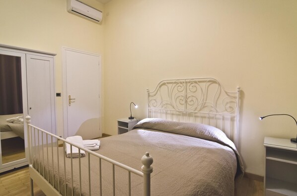 Double Room | Egyptian cotton sheets, premium bedding, blackout drapes