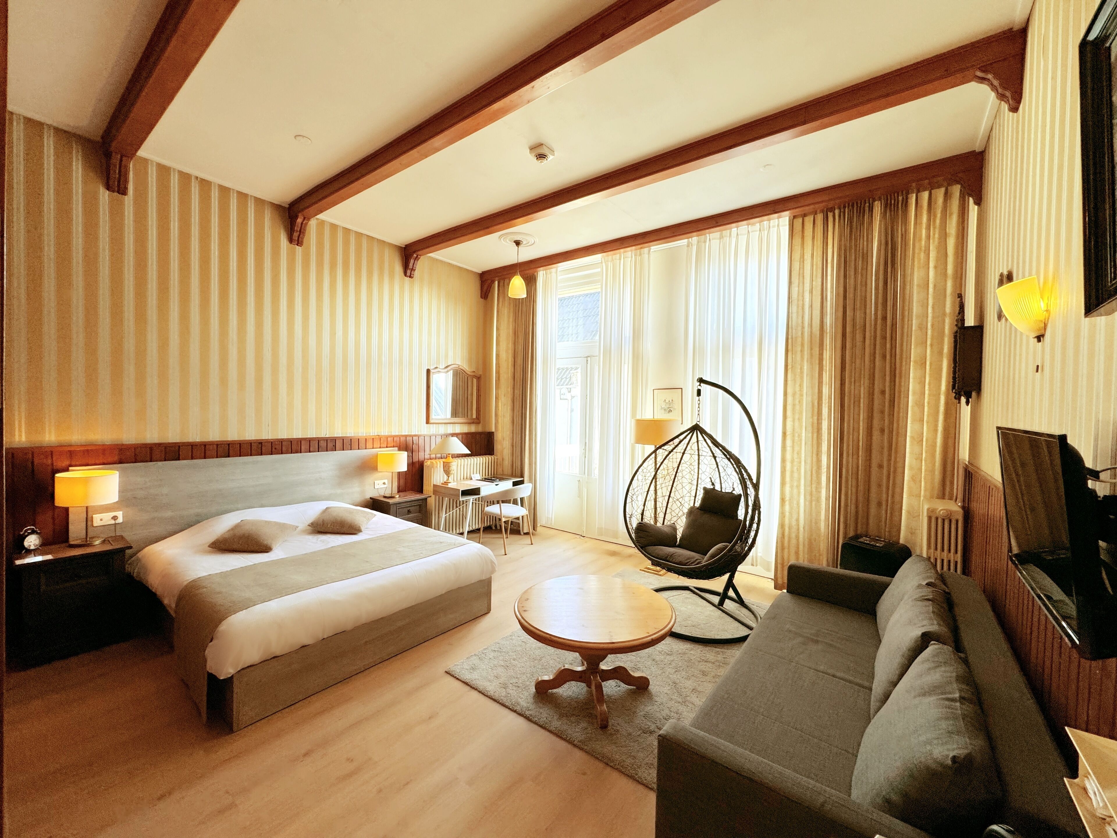 In-room safe, desk, iron/ironing board, free WiFi