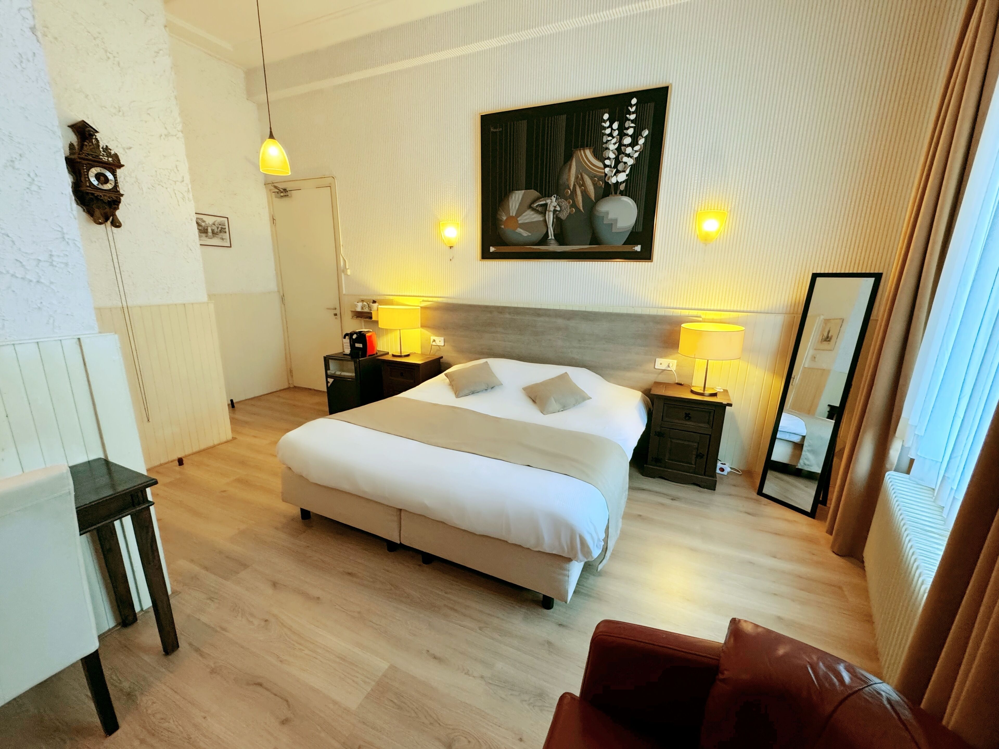 In-room safe, desk, iron/ironing board, free WiFi