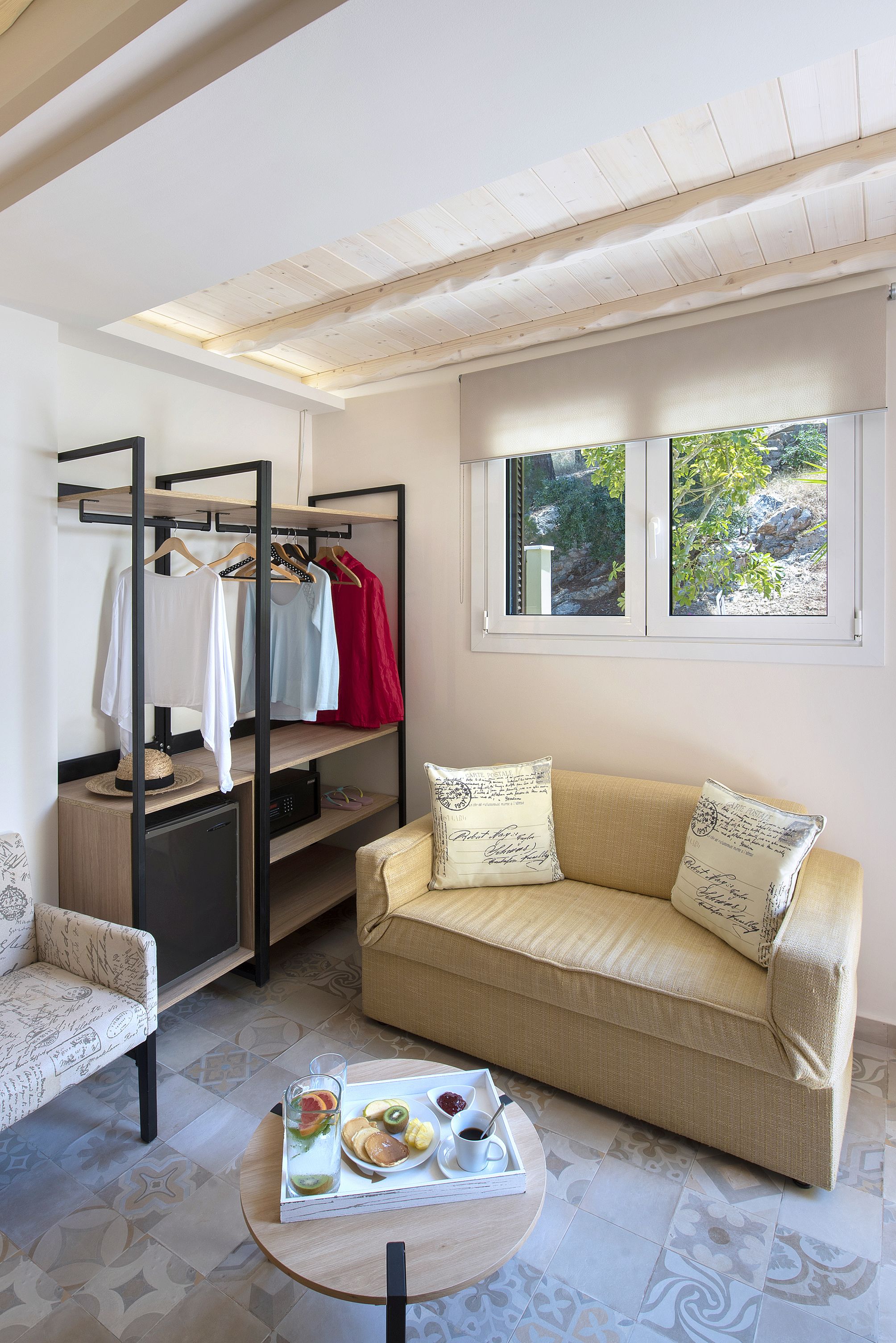 hypo-allergenic bedding, pillow-top beds, in-room safe, desk