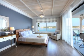 Junior Suite, 1 Double Bed with Sofa bed, Sea View | Hypo-allergenic bedding, pillowtop beds, in-room safe, desk