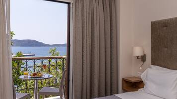 Superior Room | Soundproofing, free WiFi, bed sheets