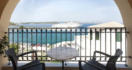 Karalis City Hotel