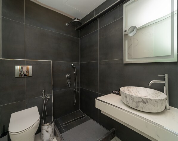 Bathroom - Karalis City Hotel (Pylos-Nestoras)