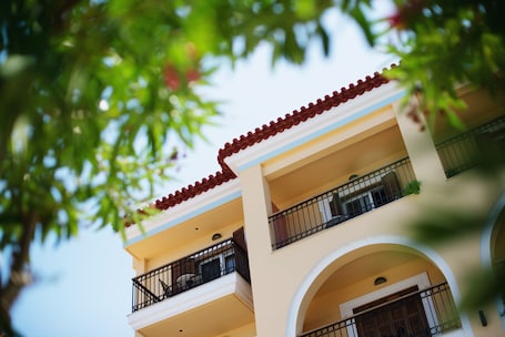 Exterior. Karalis City Hotel