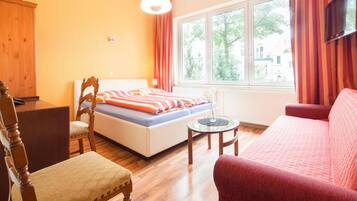 Doppelzimmer | Zimmersafe, Schreibtisch, kostenlose Babybetten, Zustellbetten