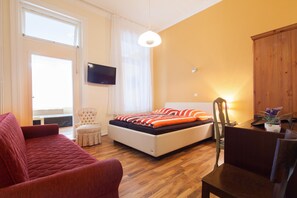 In-room safe, desk, free cots/infant beds, rollaway beds - Hotel Marco Polo (Hamburg)