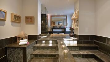 Suite, 1 King Bed (Asia)