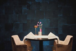 Café da manhã com buffet todos os dias (EUR 19.50 por pessoa) 