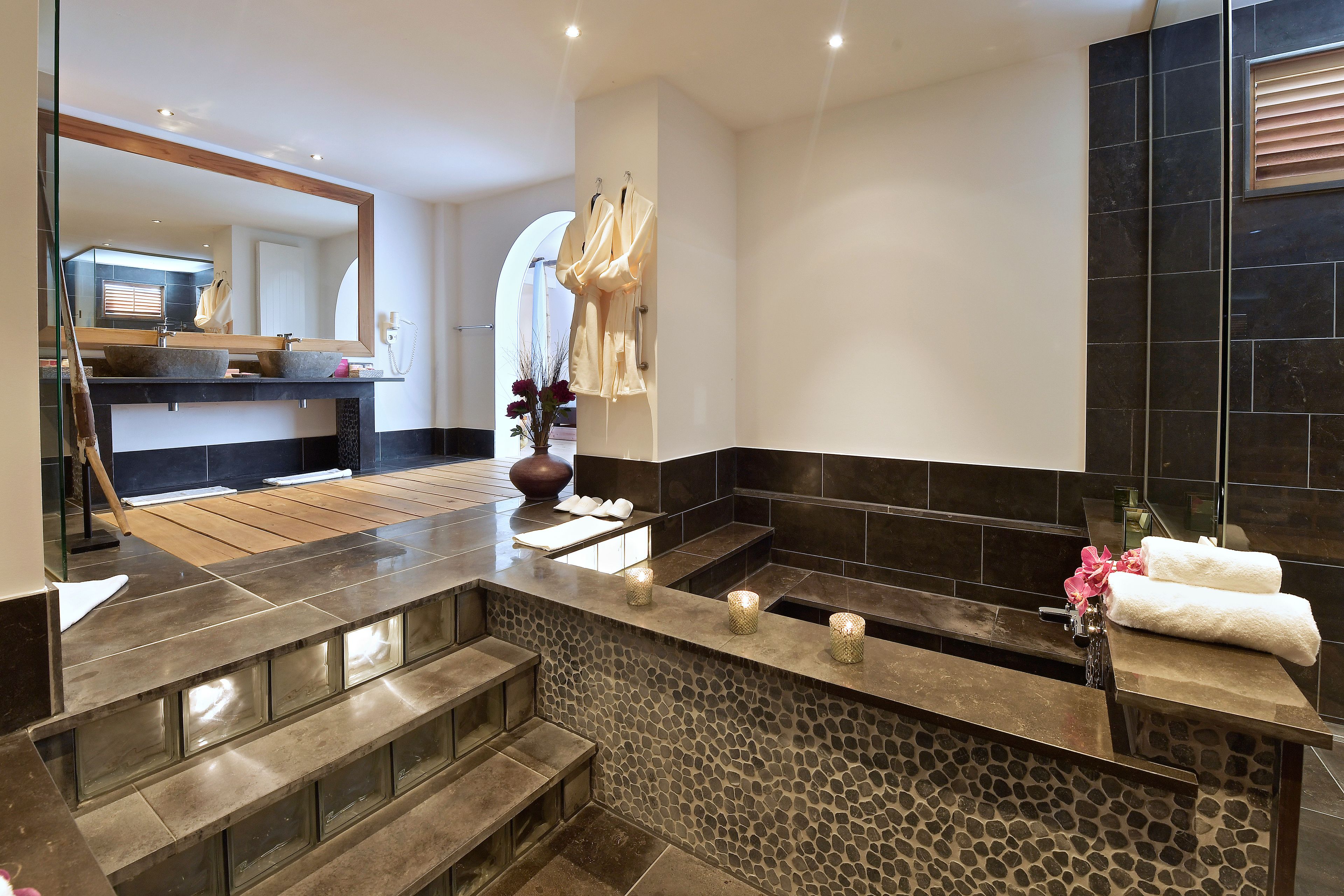 Suite, 1 King Bed (Asia) | Bathroom | Hair dryer, towels, soap, shampoo