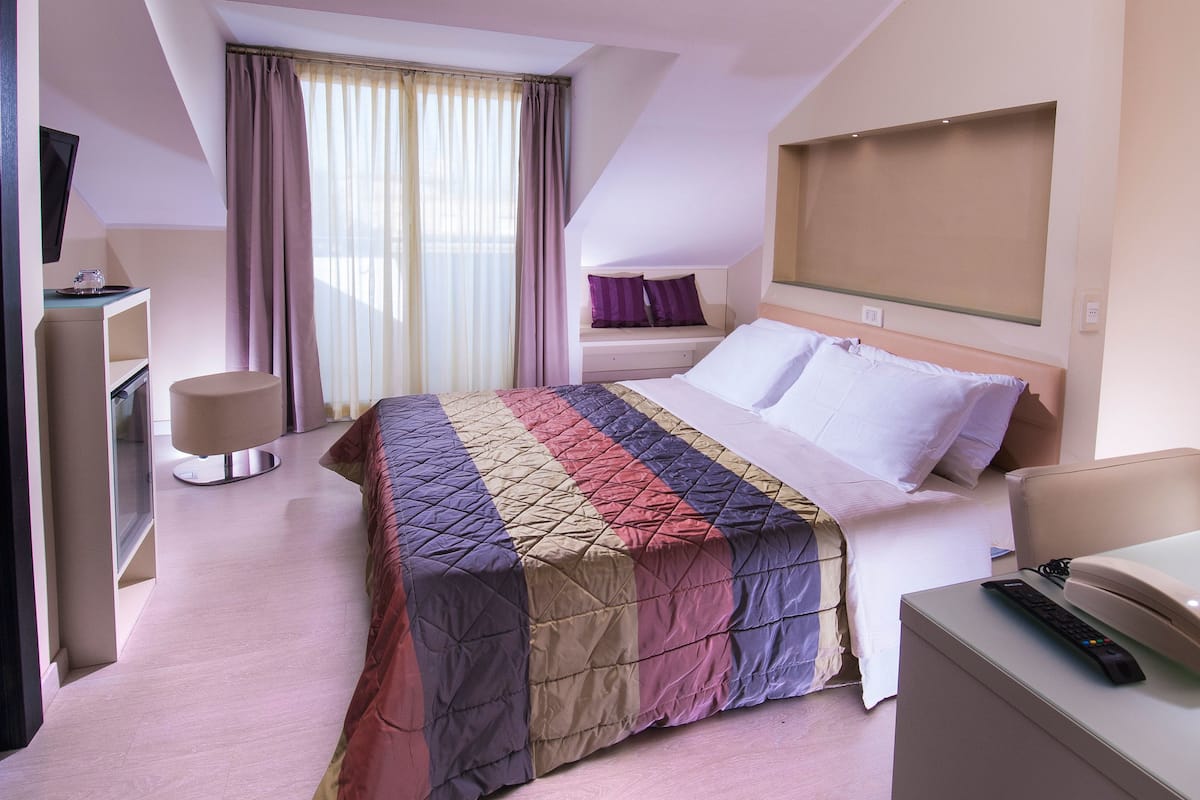 superior double or twin room | minibar, in-room safe, soundproofing, cots/infant beds