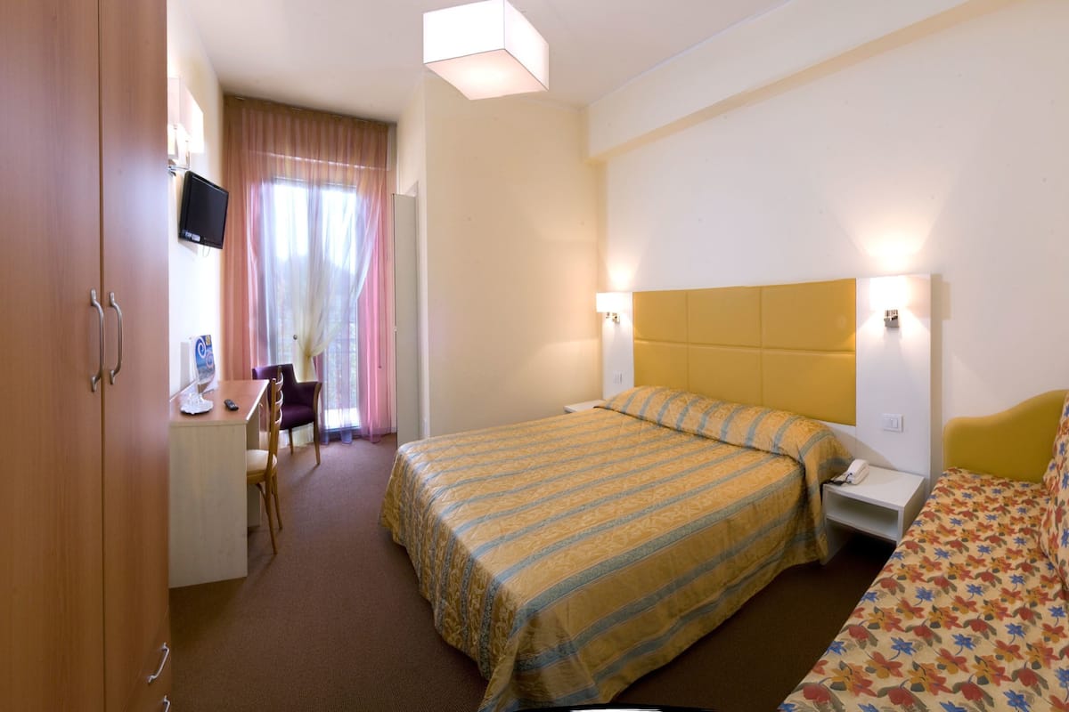 Minibar, in-room safe, soundproofing, cots/infant beds