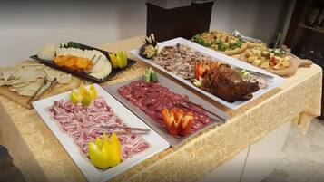 Tägliches inbegriffenes Frühstücksbuffet