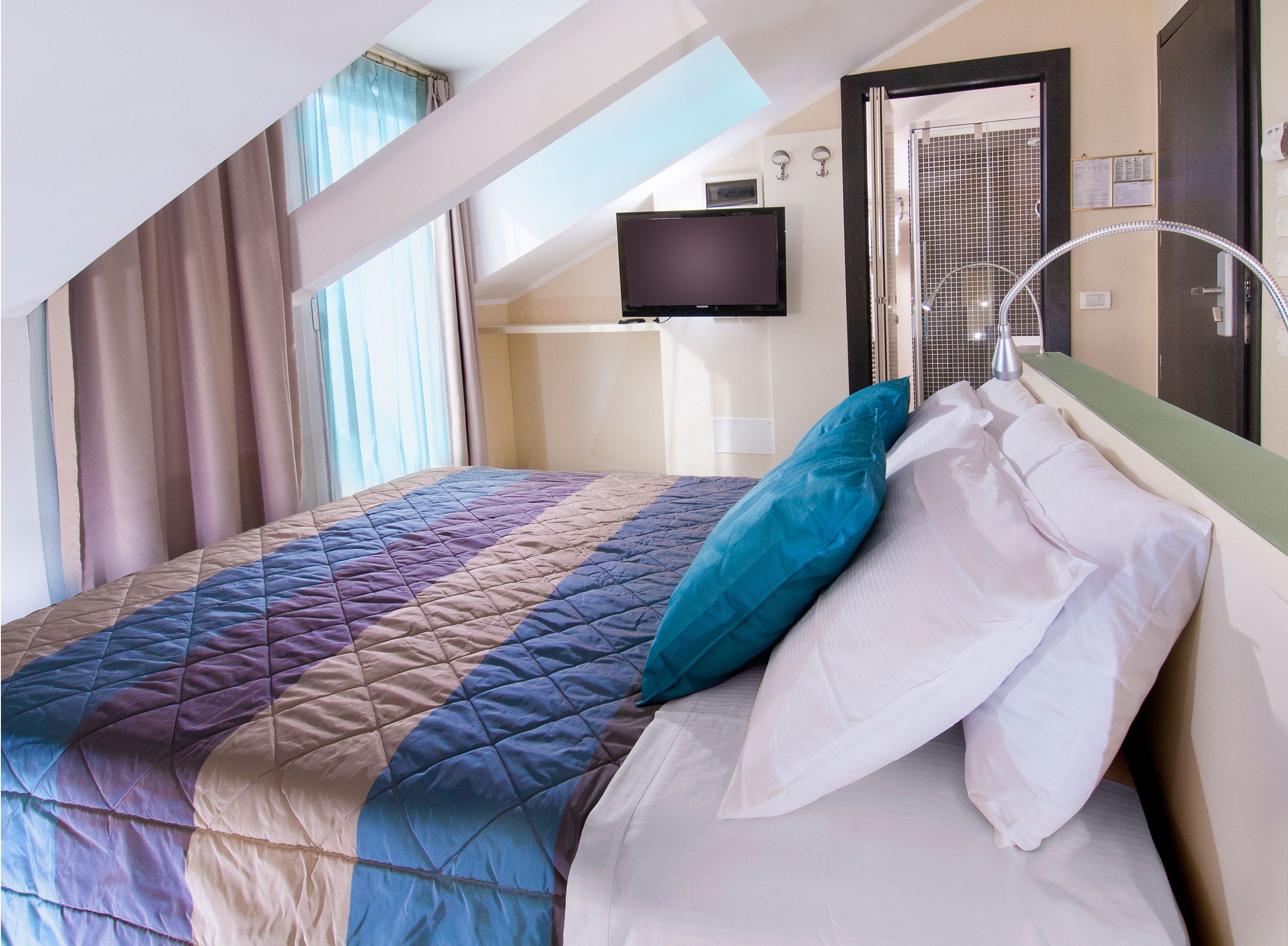 superior double or twin room | minibar, in-room safe, soundproofing, cots/infant beds