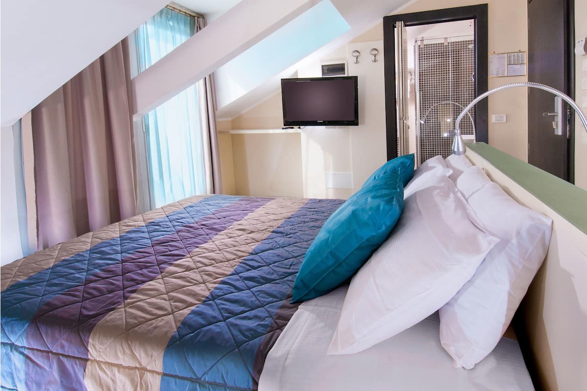 superior double or twin room | minibar, in-room safe, soundproofing, cots/infant beds