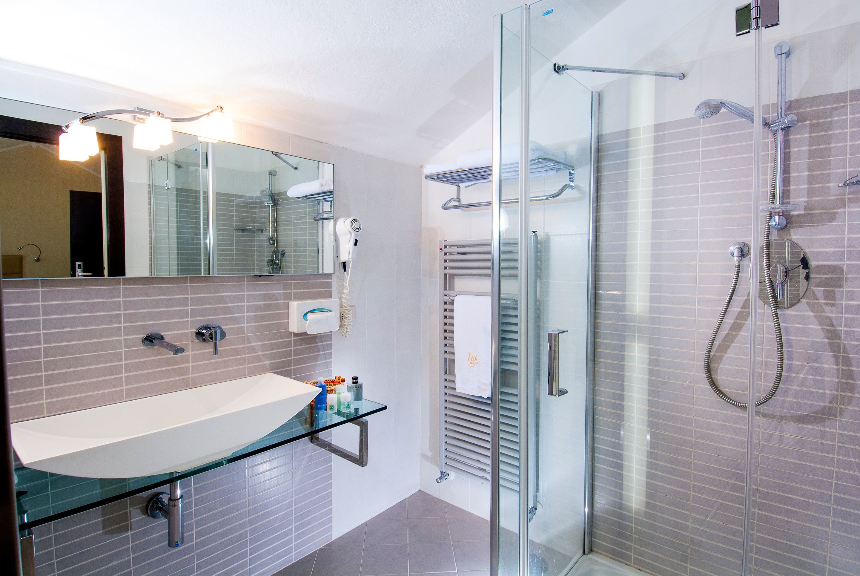 superior double or twin room | bathroom | shower, free toiletries, hair dryer, towels