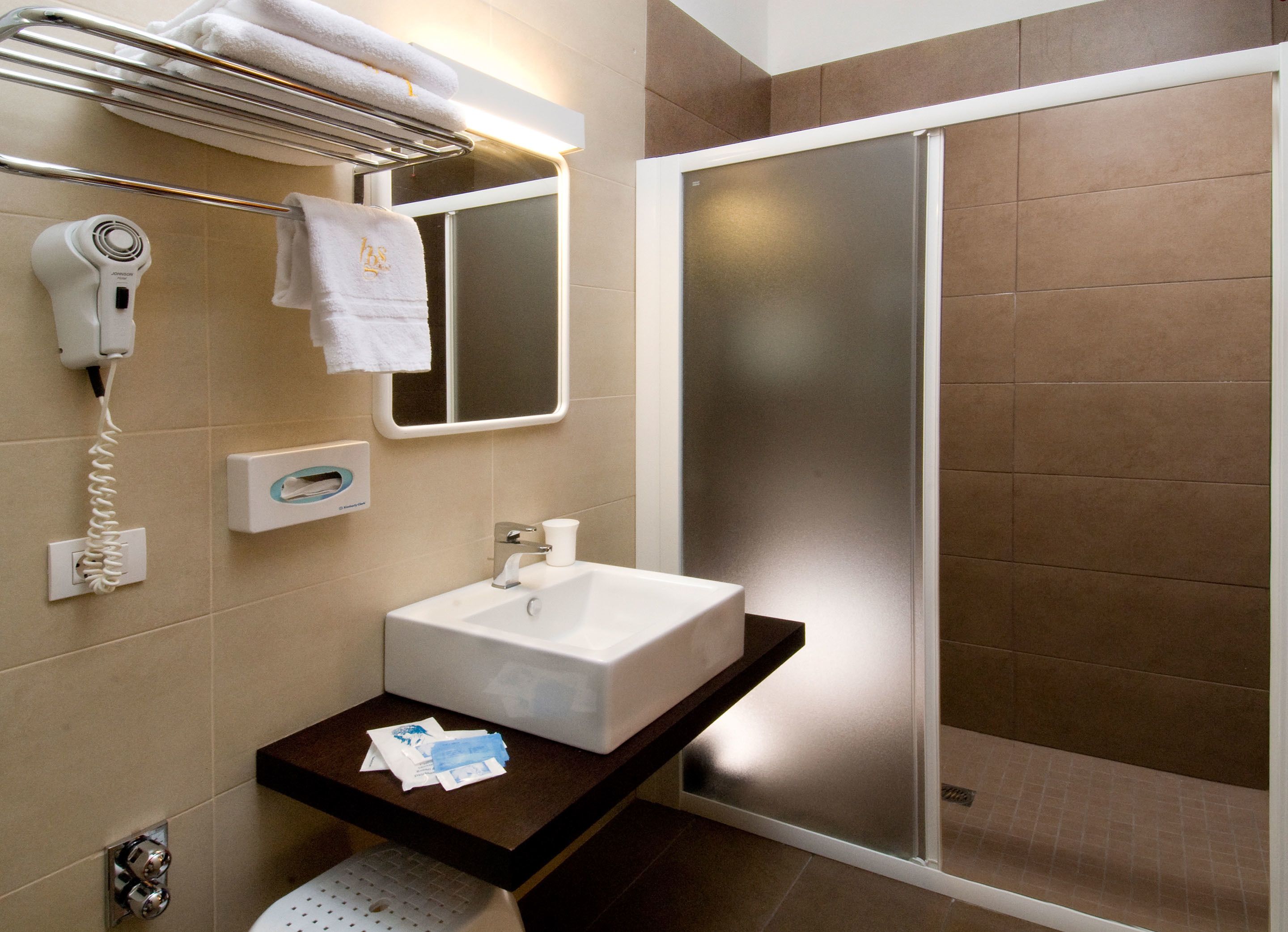 superior double or twin room | bathroom | shower, free toiletries, hair dryer, towels