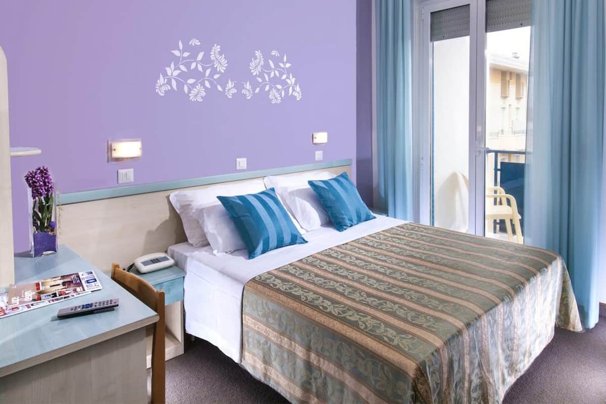 In-room safe, soundproofing, cots/infant beds, rollaway beds