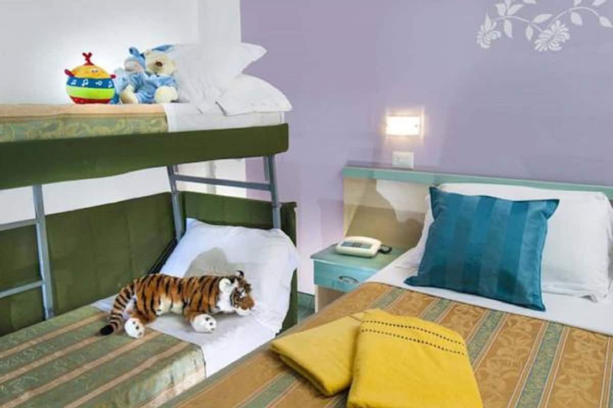 In-room safe, soundproofing, cots/infant beds, rollaway beds
