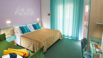 Zimmersafe, schallisolierte Zimmer, Babybetten, Zustellbetten