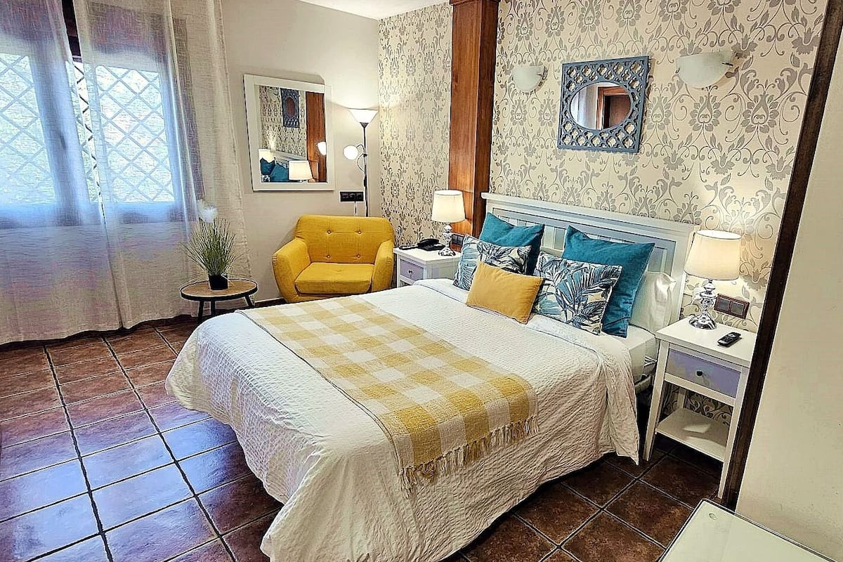 double room | premium bedding, in-room safe, desk, soundproofing