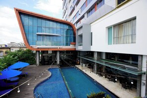 Outdoor pool - Aston Jambi Hotel & Conference Center (Jambi)