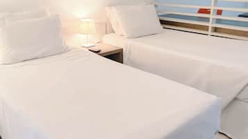 Quarto Luxo - 2 Camas de Solteiro | Minibar, in-room safe, desk, soundproofing