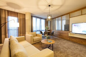 Apartment, 1 Bedroom, Balcony, Mountain View | Minibar, in-room safe, blackout drapes, iron/ironing board - Hotel Orlovetz (Chepelare)