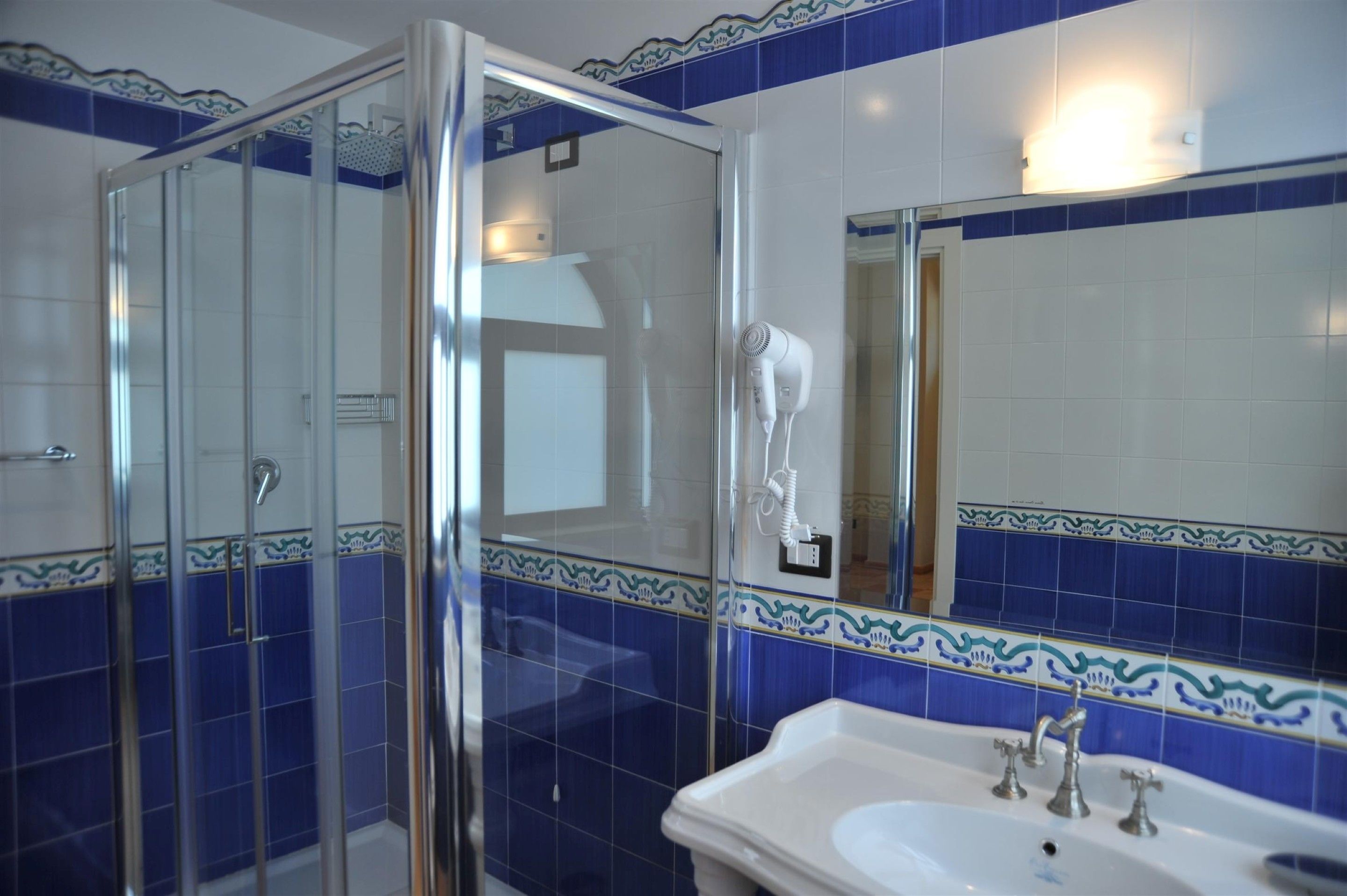 Doccia, asciugacapelli