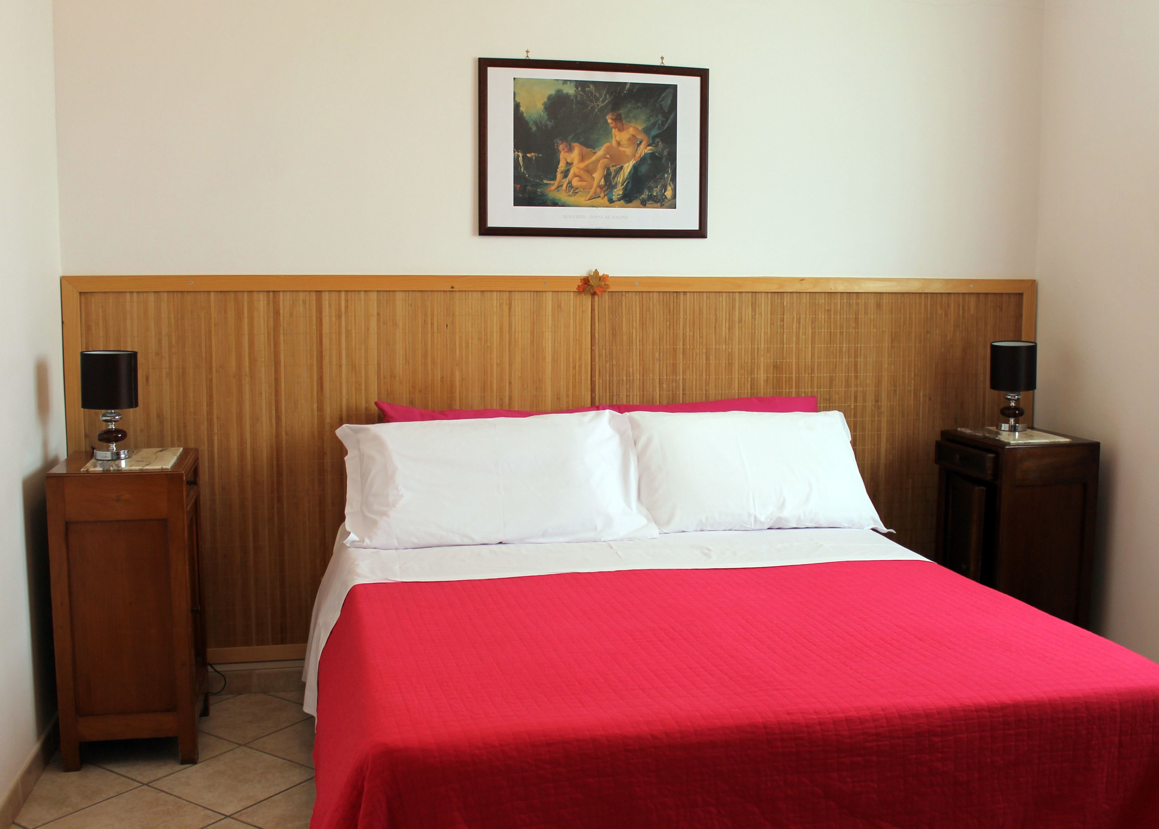 Doppel- oder Zweibettzimmer | Kostenloses WLAN, Bettwäsche