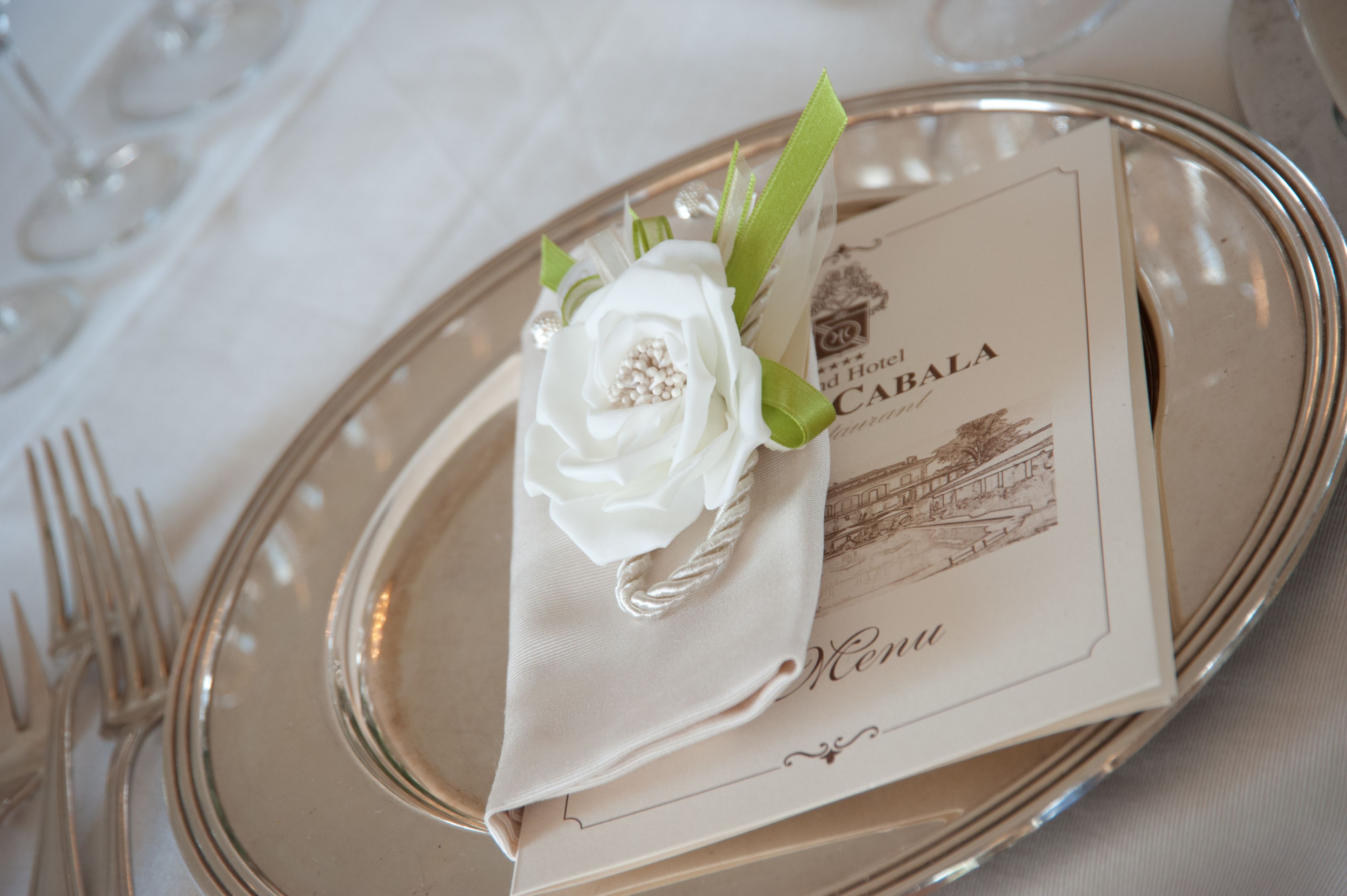 lunch, dinner served; international cuisine, pool views