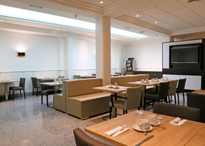 Dinner served - Hostal Carlos III (Getafe)