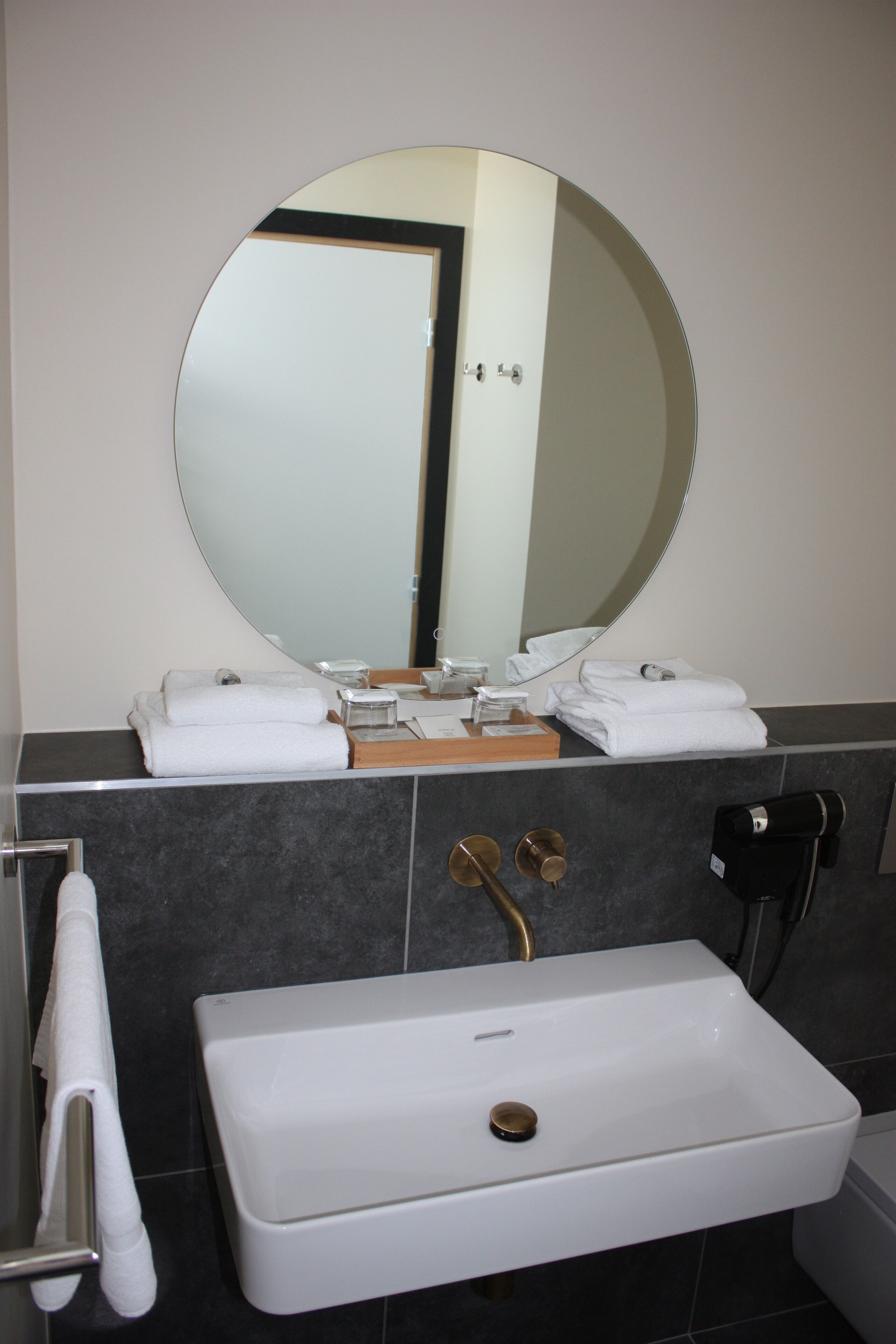 superior double room | bathroom | shower, free toiletries, hair dryer, towels