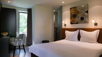 Tweepersoonskamer | 1 slaapkamer, een kluis op de kamer, individueel gedecoreerd