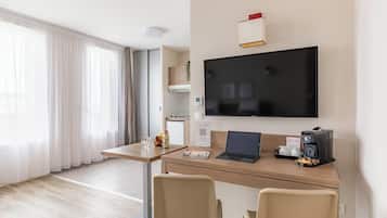 Superior Studio, 2 Twin Beds | 1 bedroom, desk, soundproofing, iron/ironing board