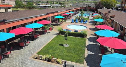 Sahara Courtyard Inn