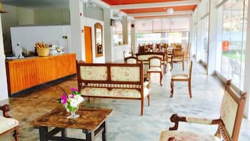Coffee shop