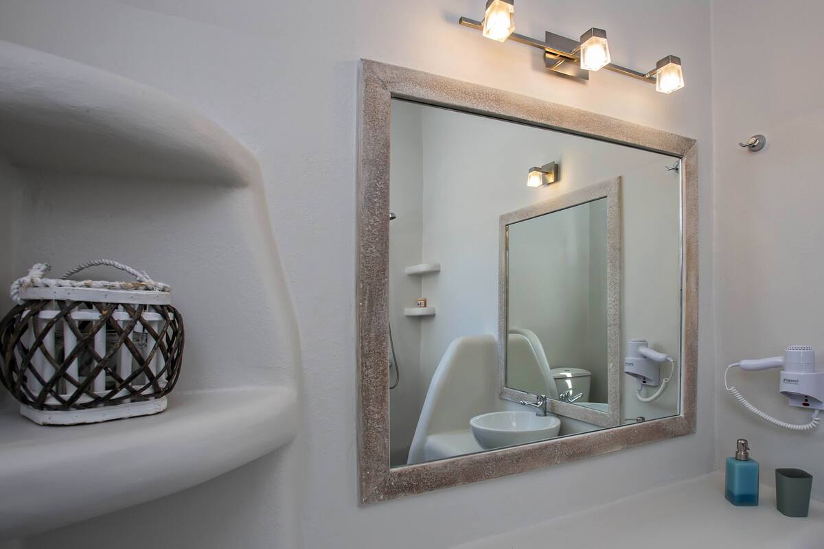 free toiletries, bathrobes, towels