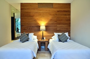 Memory-foam beds, in-room safe, free WiFi