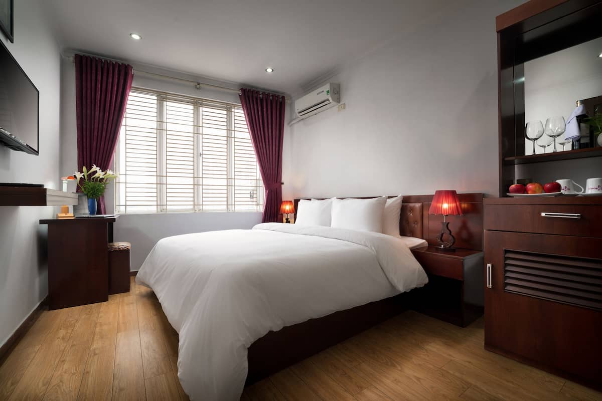 Minibar, in-room safe, desk, blackout curtains