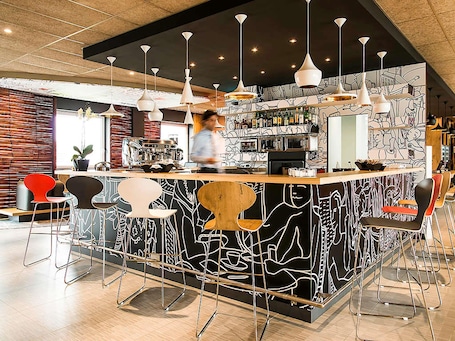 Exterior. Ibis Milano Fiera