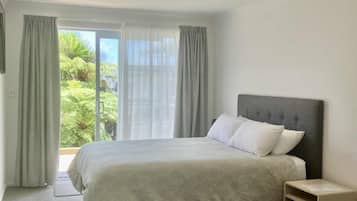 Down duvets, in-room safe, free WiFi, bed sheets