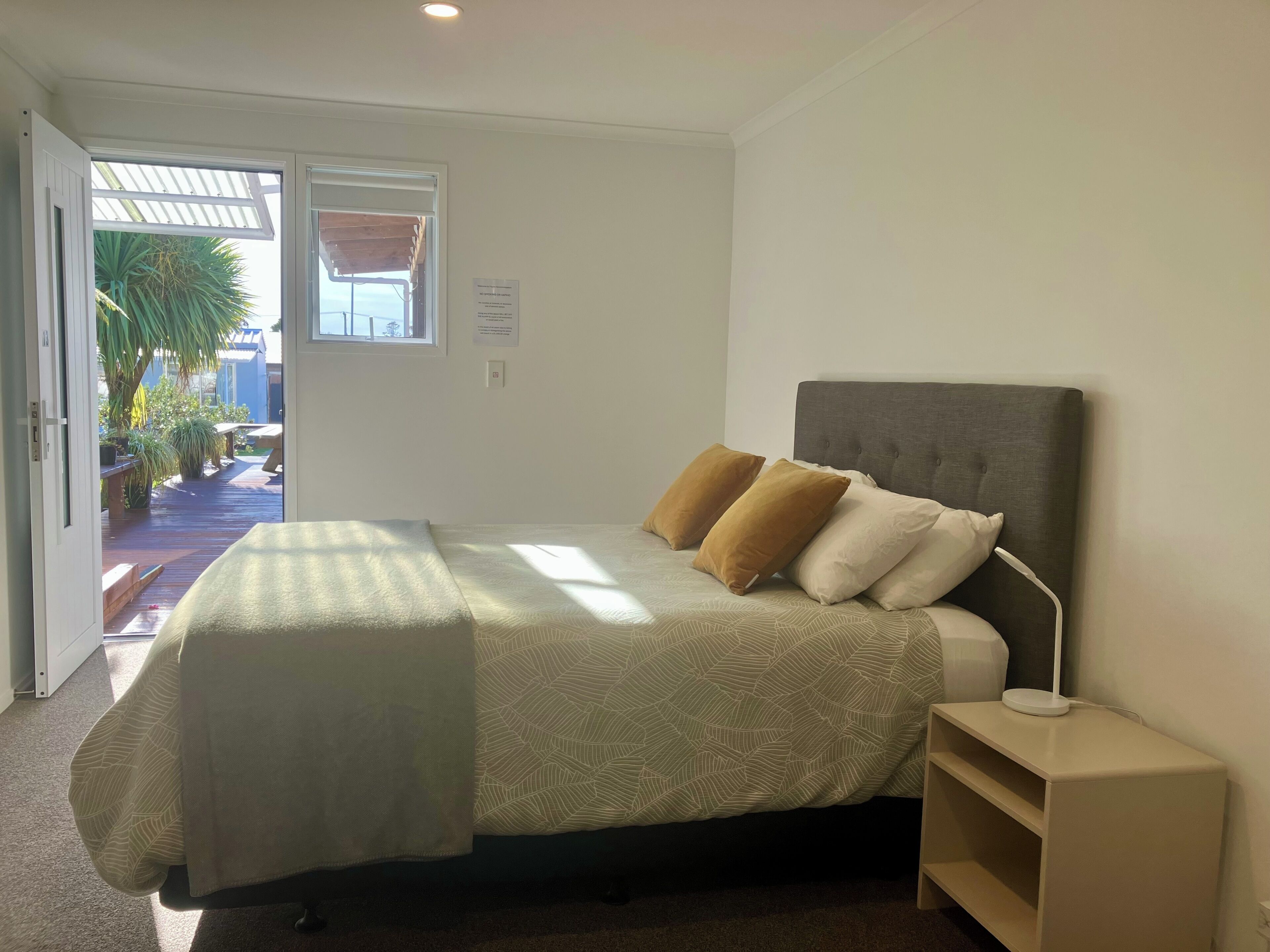 Deluxe Studio | Down comforters, in-room safe, free WiFi, bed sheets