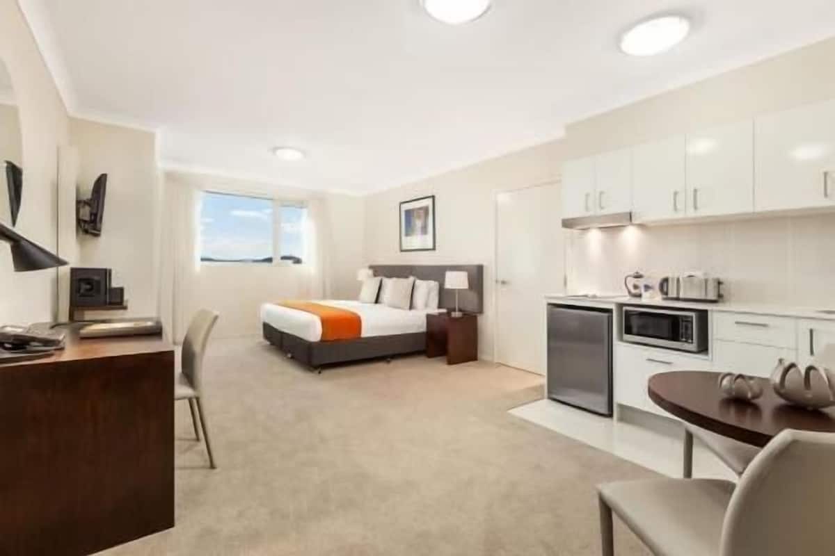 In-room safe, desk, laptop workspace, blackout curtains