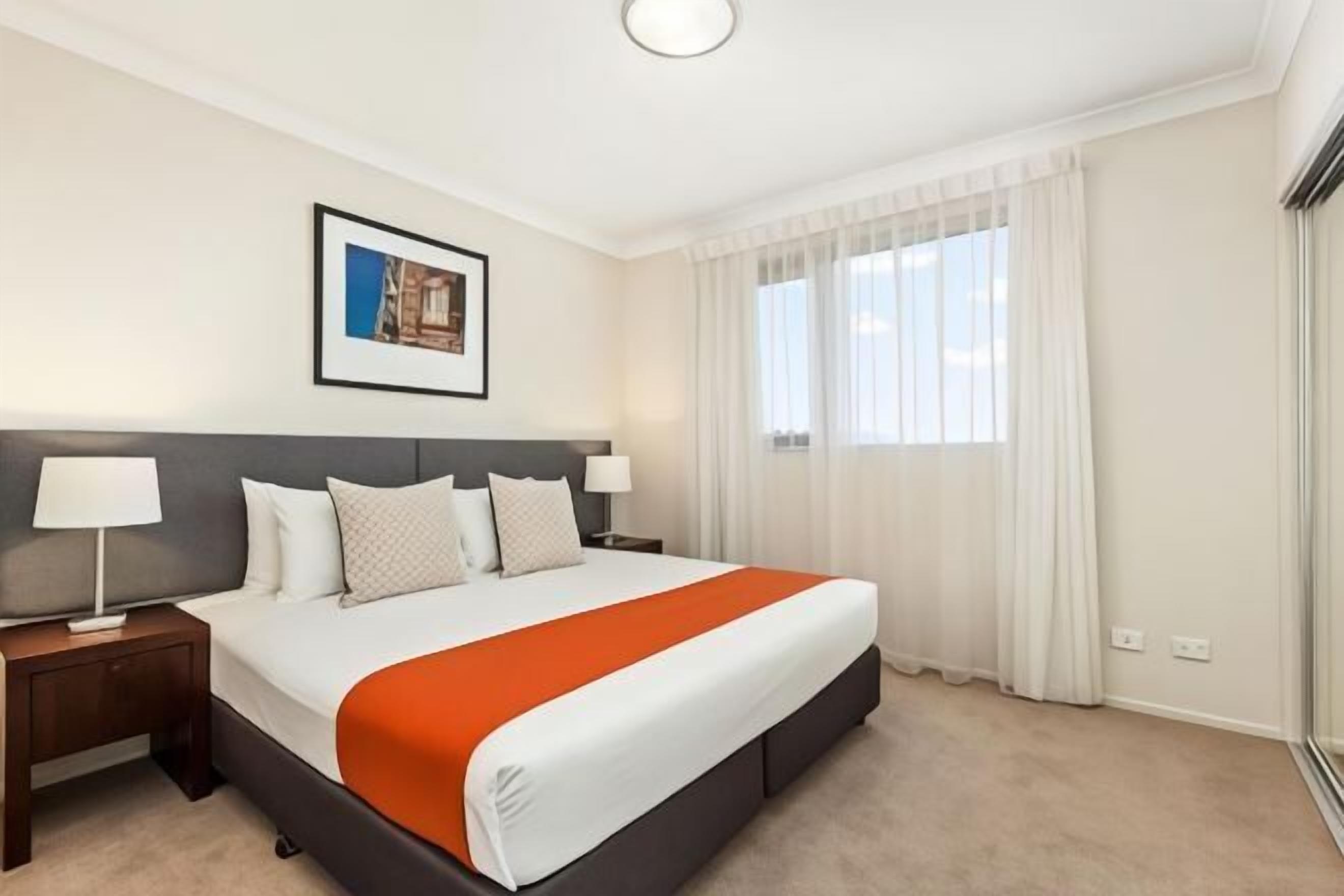 Tallelokero huoneessa, työpöytä