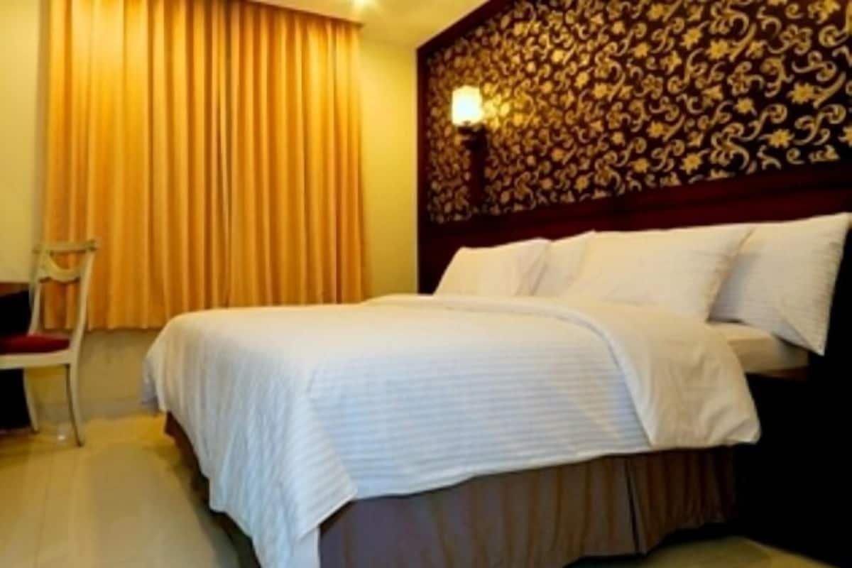 Deluxe Double Room | Minibar, desk, free WiFi